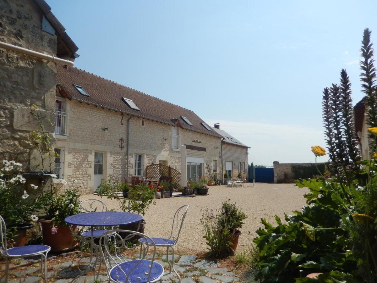Les Quatre Saisons Bed & Breakfast Antogny-le-Tillac Exterior photo