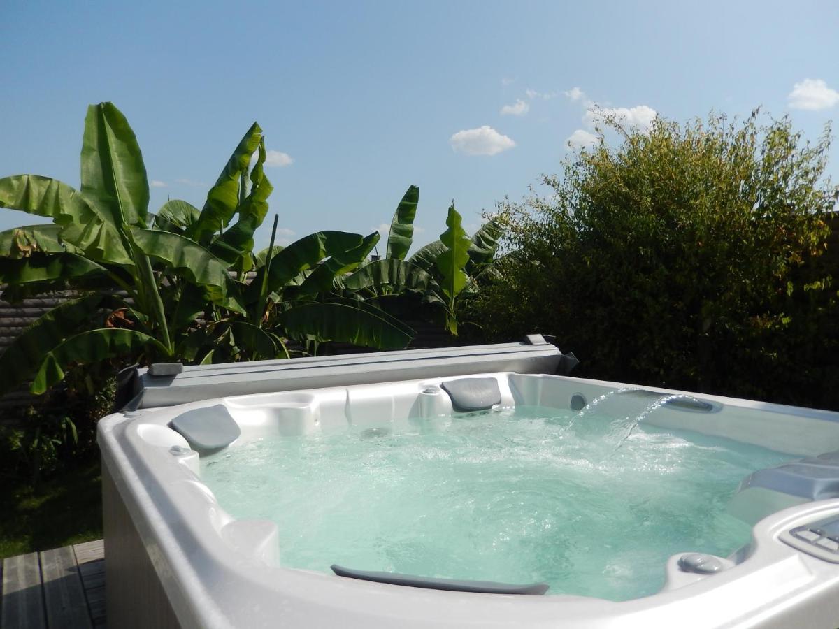 Les Quatre Saisons Bed & Breakfast Antogny-le-Tillac Exterior photo