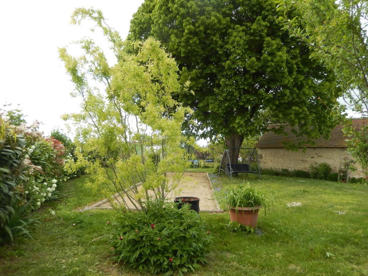 Les Quatre Saisons Bed & Breakfast Antogny-le-Tillac Exterior photo